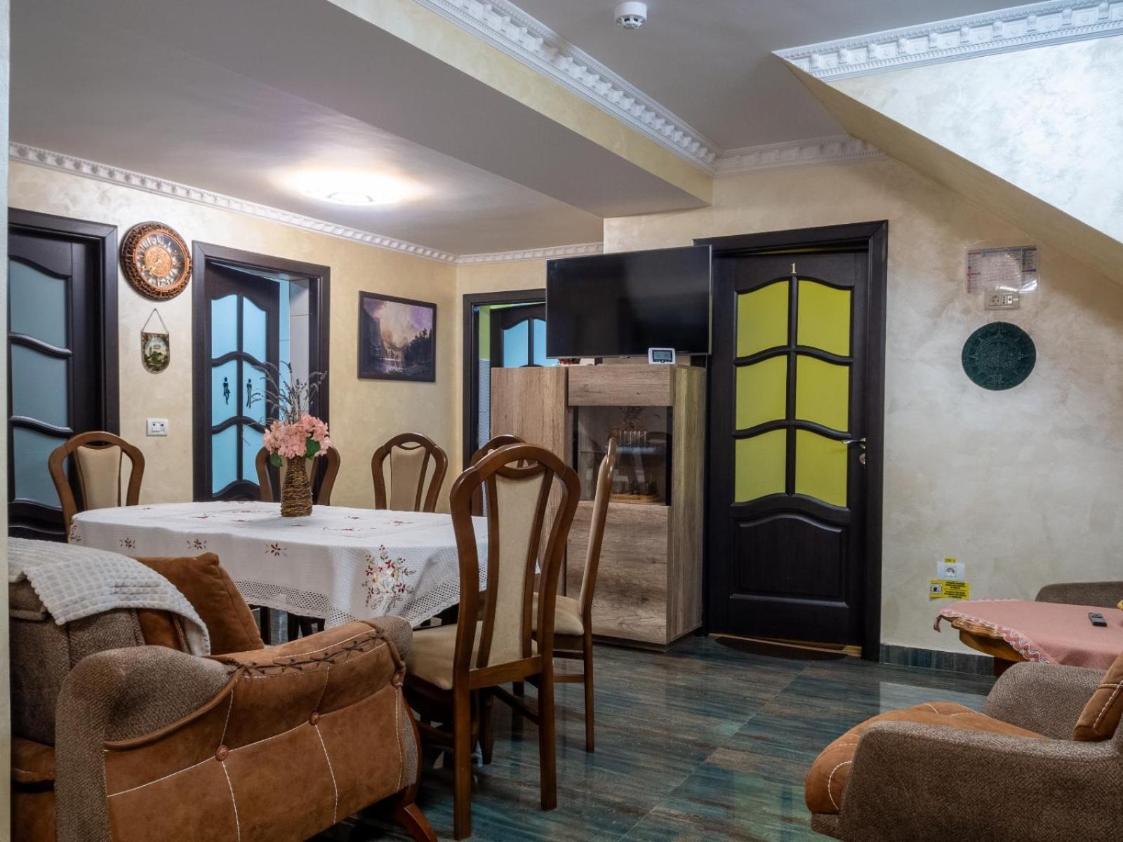 Casa Nicolas Buşteni エクステリア 写真